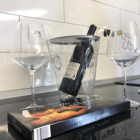 Vale House Holiday Apartment فلورا المظهر الخارجي الصورة