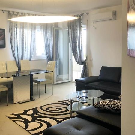 Vale House Holiday Apartment فلورا المظهر الخارجي الصورة