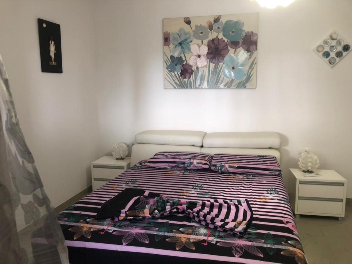 Vale House Holiday Apartment فلورا المظهر الخارجي الصورة