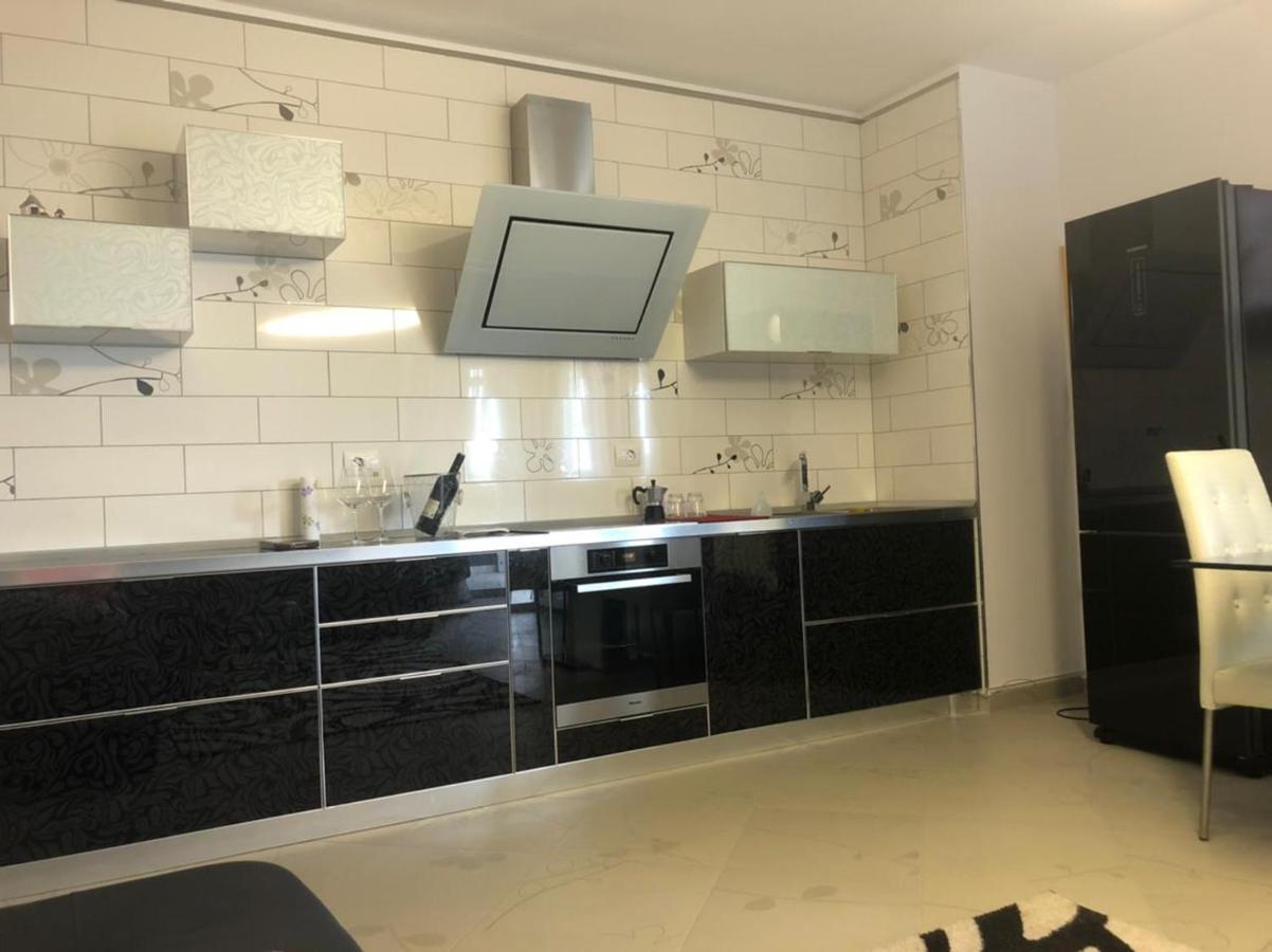Vale House Holiday Apartment فلورا المظهر الخارجي الصورة